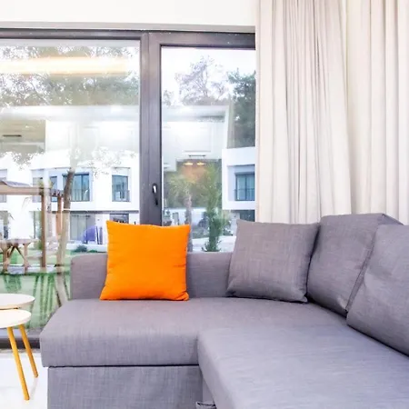 Flat W Spacious Garden 5 Min To In