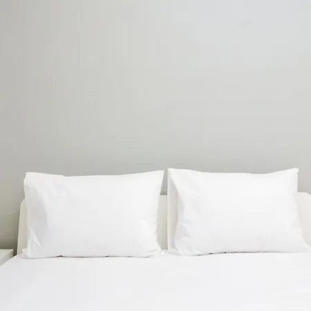 Flat W Spacious Garden 5 Min To In Apartment *