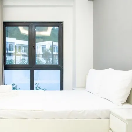 Flat W Spacious Garden 5 Min To In Apartment Milas